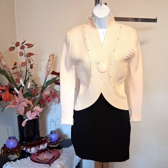 NWT Woman's Yellow One Button Knit Shrug Open Front Cardigan Lightweight Sweater - Picture 5 of 9